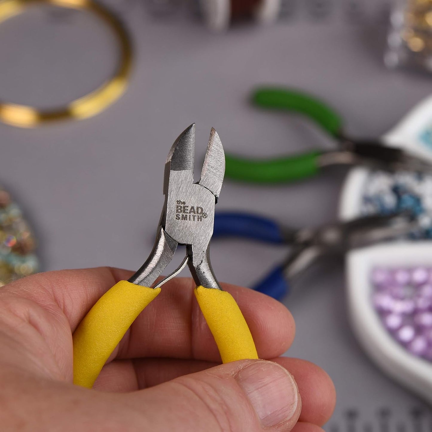 The Beadsmith Mini Colour ID Tool Kit – 8-Piece Jewellery Pliers Set