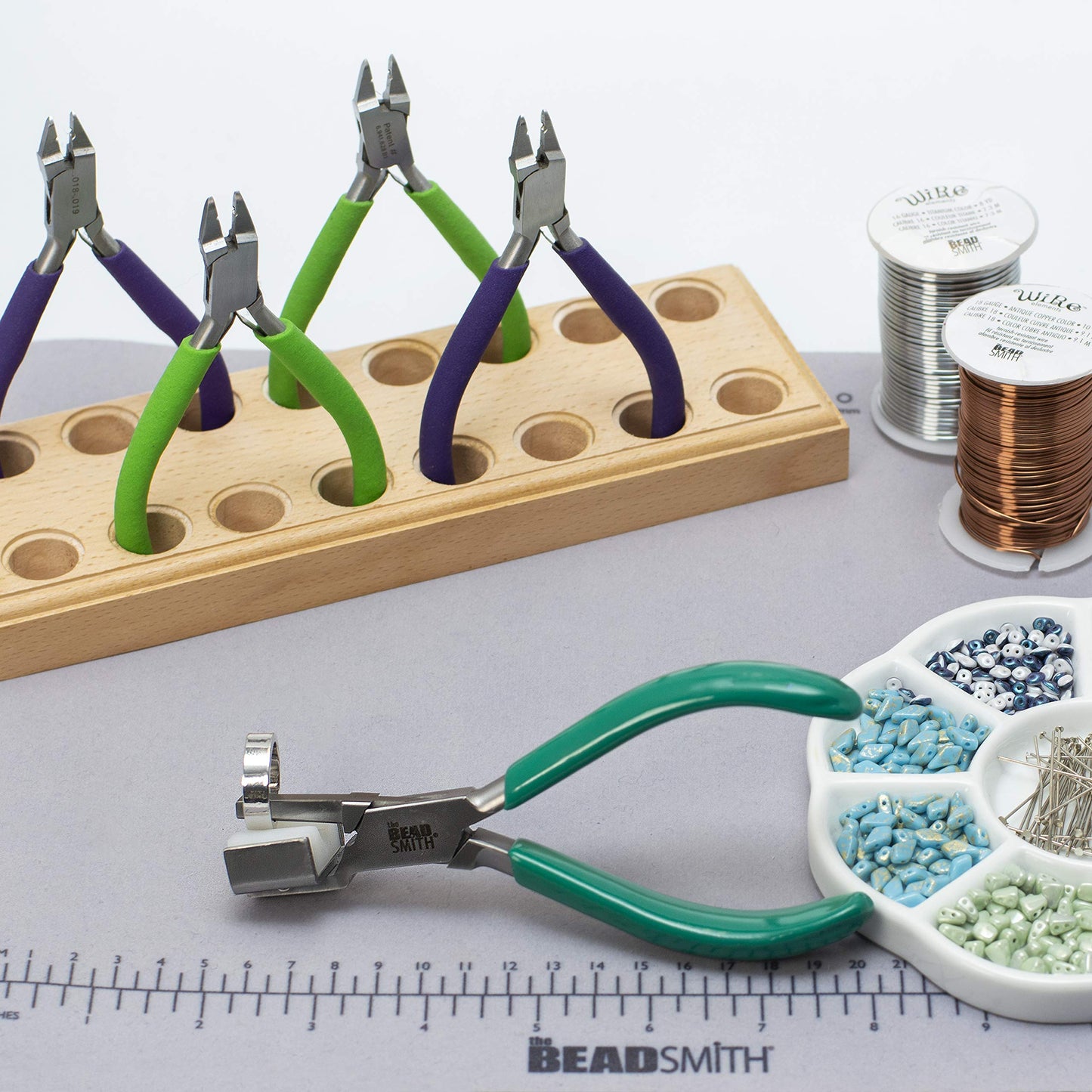 The Beadsmith Bow Closing Pliers – Nylon Jaw Ring Bending Tool – 5.5 Inches (140mm) – Used for Closing and Adjusting Pendant Bow, Rings, & Loops