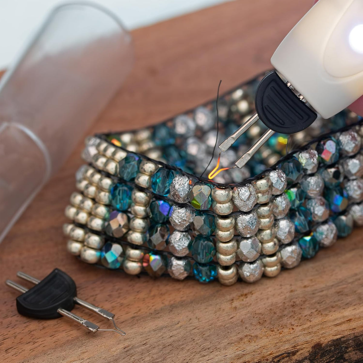The Beadsmith Rechargeable ThreadZap Craft Burner – Precision Cord Cutter
